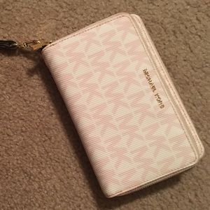 Michael Kors Wristlet